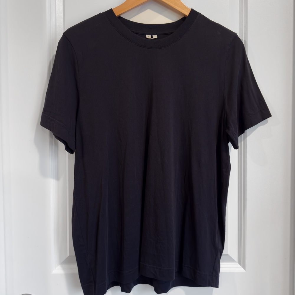 Arket Women’s T-shirt in Navy Size Large